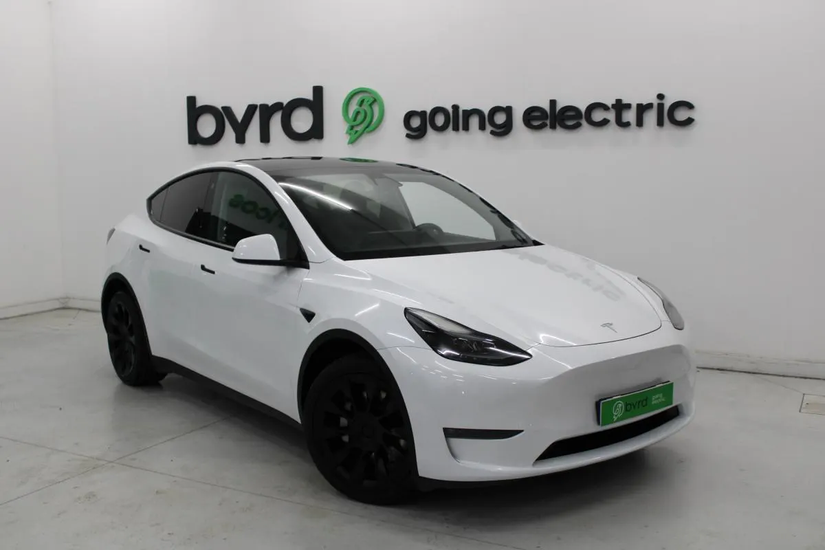 Tesla Model Y - Photo 1