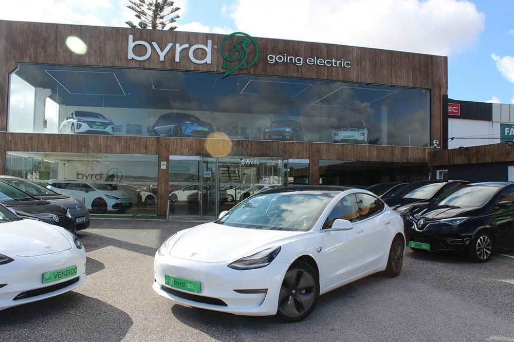 Tesla Model 3 - Photo 1