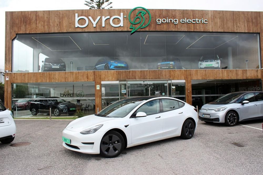 Tesla Model 3 - Photo 1