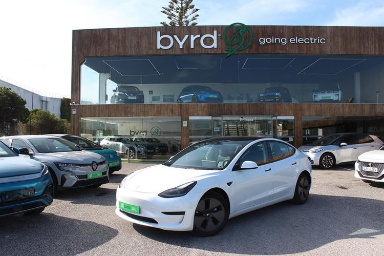 Tesla Model 3 - Photo 1