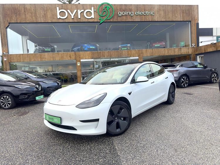 Tesla Model 3 - Photo 1