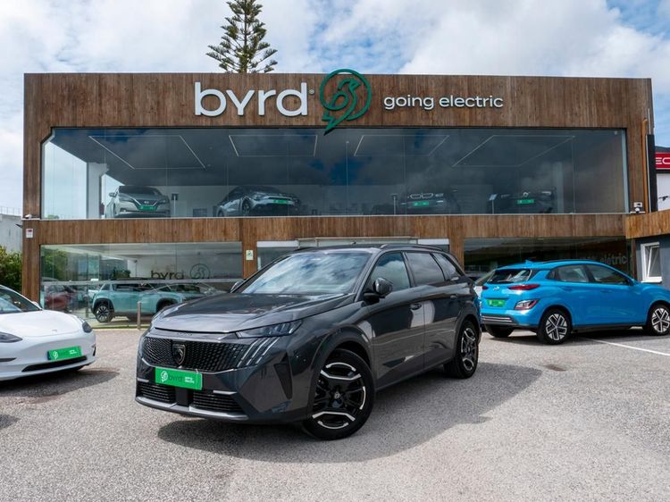 Peugeot E-5008 - Photo 1