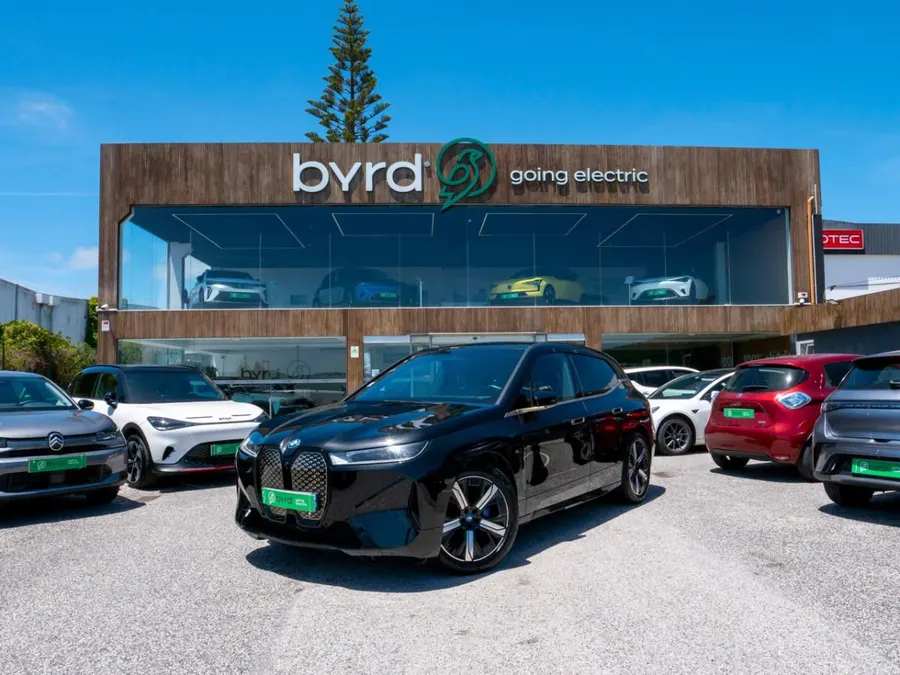 BMW iX - Photo 1