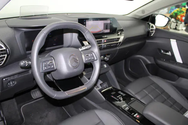 Citroen e-C4 - Photo 11