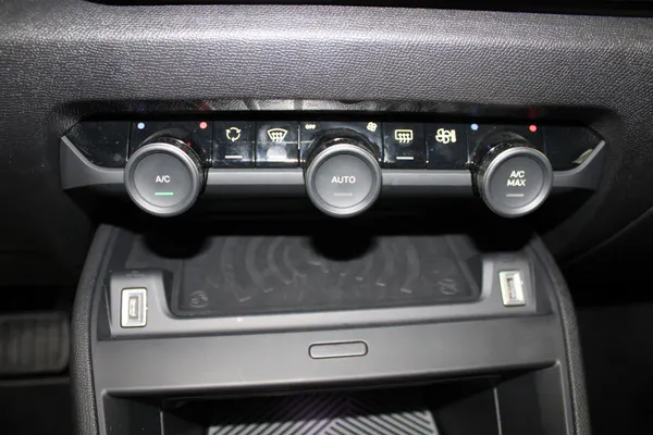 Citroen e-C4 - Photo 18