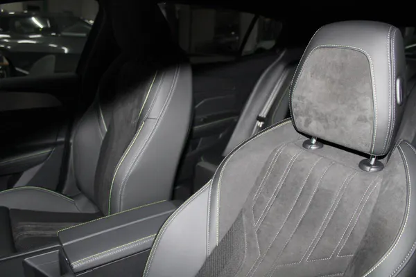 Peugeot E-408 - Photo 9