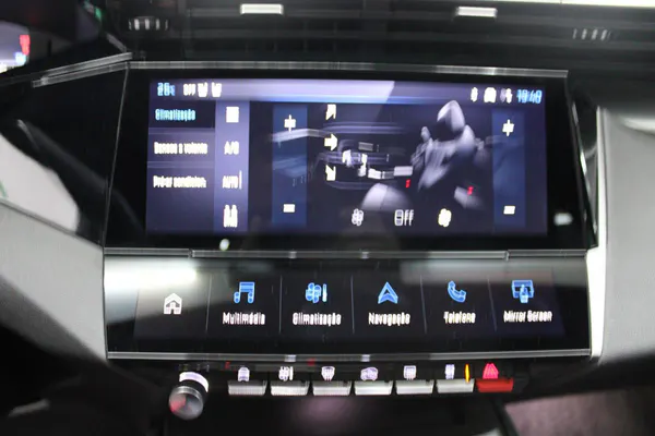 Peugeot E-408 - Photo 23