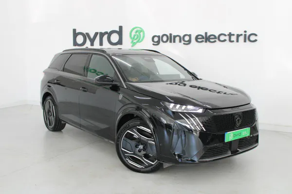 Peugeot E-5008 - Photo 1