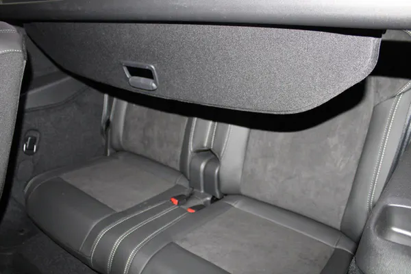 Peugeot E-5008 - Photo 15