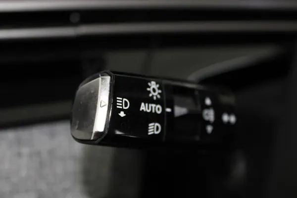 Peugeot E-5008 - Photo 19