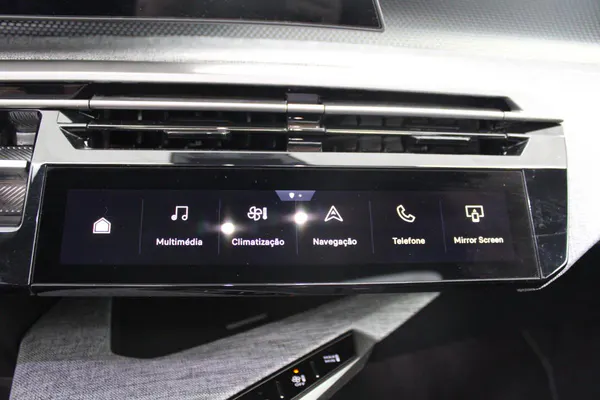 Peugeot E-5008 - Photo 24