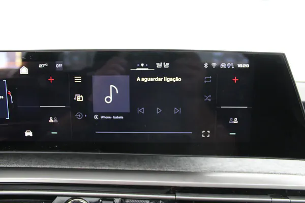 Peugeot E-5008 - Photo 28