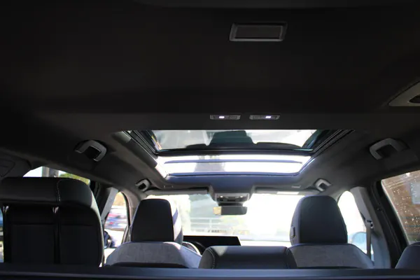 Peugeot E-5008 - Photo 34