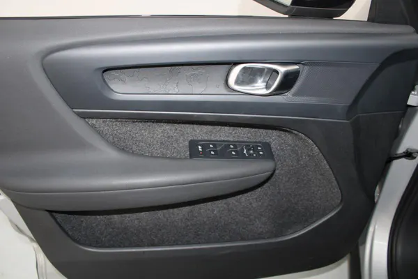 Volvo XC 40 - Photo 9