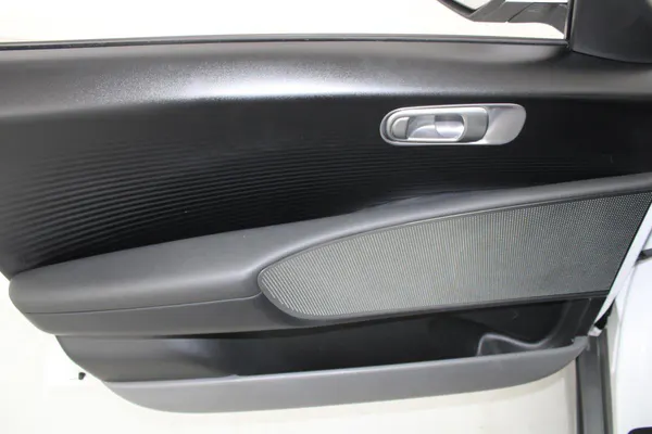 Hyundai Ioniq 6 - Photo 9
