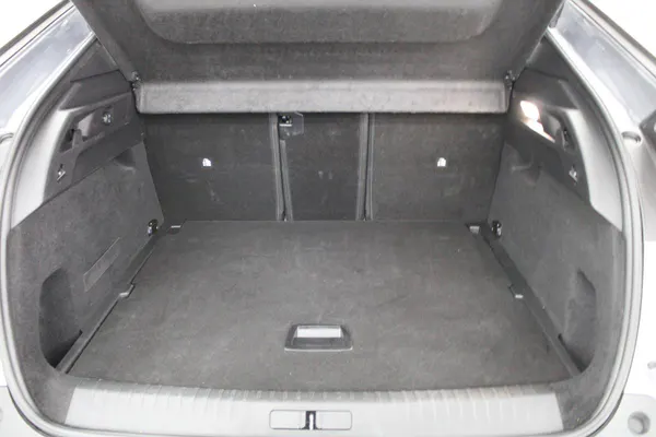 Peugeot E-3008 - Photo 9