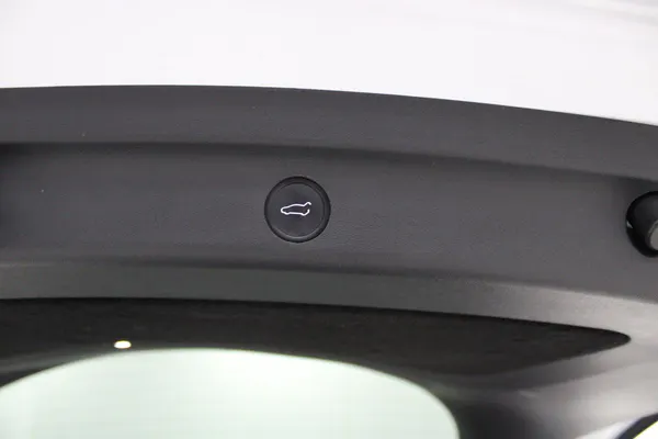 Tesla Model Y - Photo 26