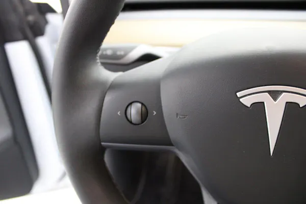 Tesla Model Y - Photo 12