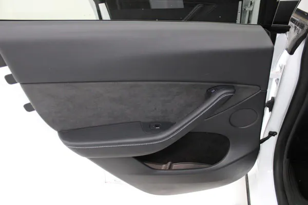 Tesla Model Y - Photo 14