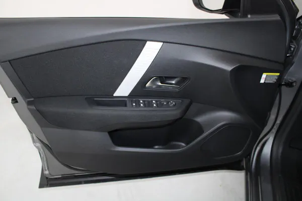 Citroen e-C4 X - Photo 9