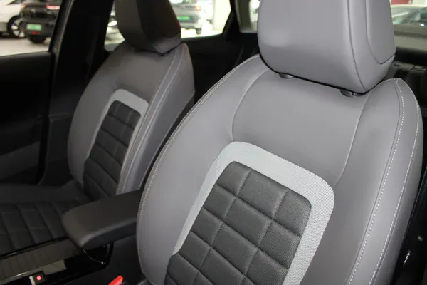 Citroen e-C4 X - Photo 10