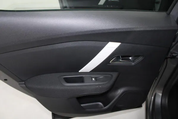 Citroen e-C4 X - Photo 12