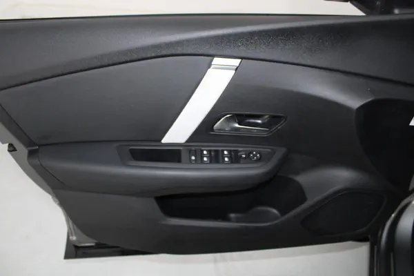 Citroen e-C4 - Photo 10