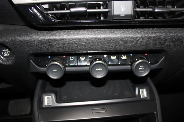 Citroen e-C4 - Photo 19