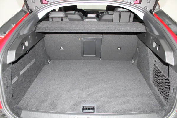 Peugeot E-408 - Photo 29