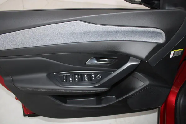 Peugeot E-408 - Photo 9