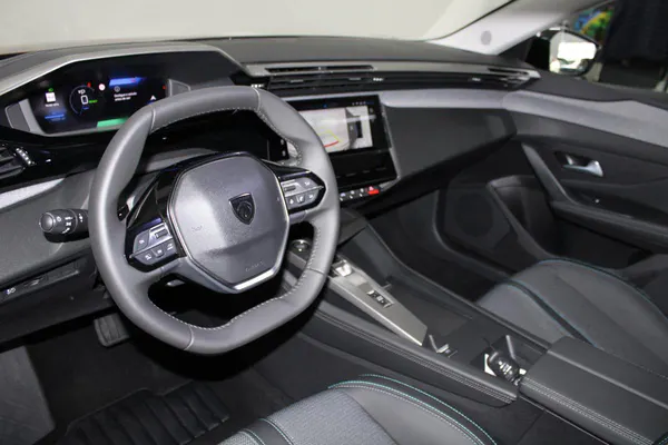 Peugeot E-408 - Photo 11