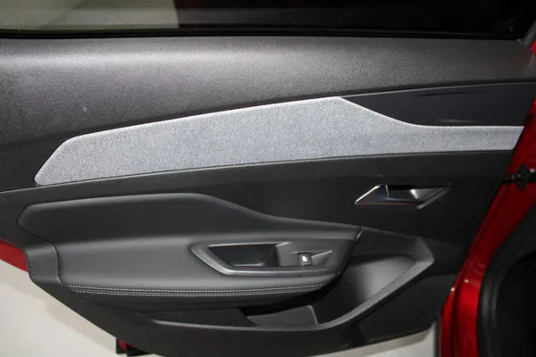Peugeot E-408 - Photo 27