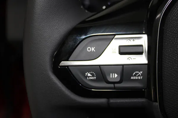 Peugeot E-408 - Photo 12