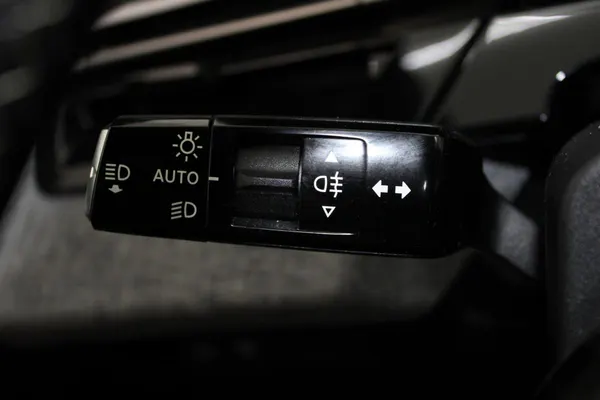 Peugeot E-5008 - Photo 16