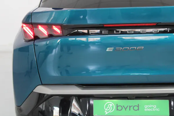 Peugeot E-3008 - Photo 6