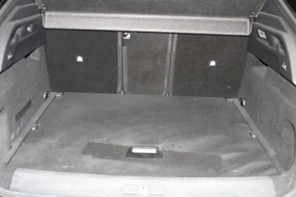 Peugeot E-3008 - Photo 8