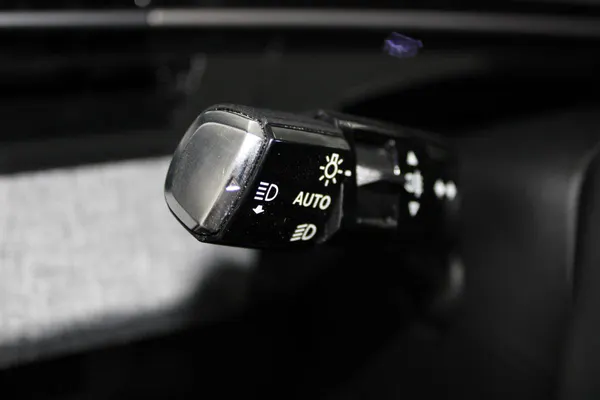 Peugeot E-3008 - Photo 16