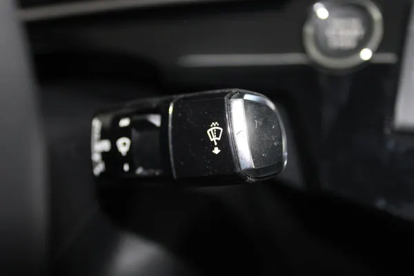 Peugeot E-3008 - Photo 17