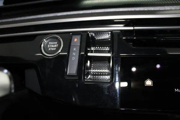 Peugeot E-3008 - Photo 22