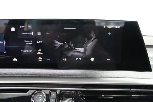 Peugeot E-3008 - Photo 26