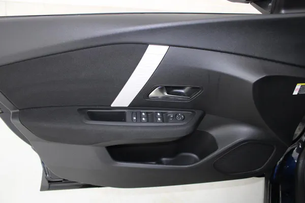Citroen e-C4 X - Photo 9