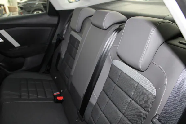 Citroen e-C4 X - Photo 13