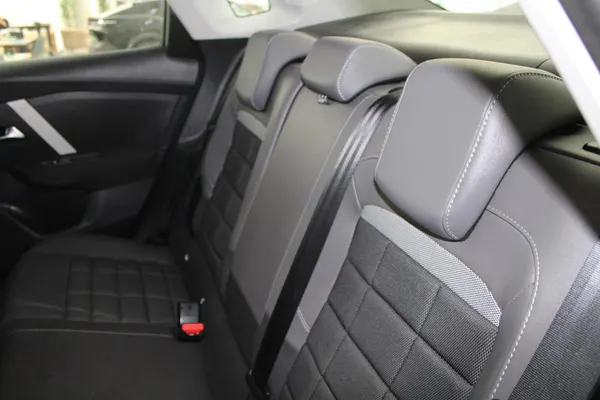 Citroen e-C4 X - Photo 13