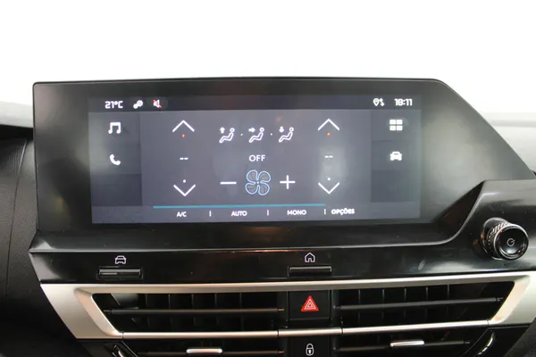 Citroen e-C4 X - Photo 23
