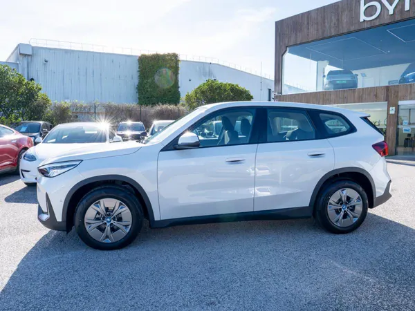 BMW iX1 - Photo 8