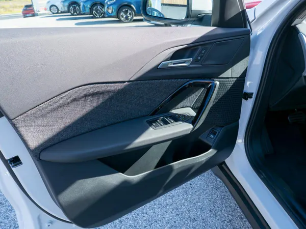 BMW iX1 - Photo 23