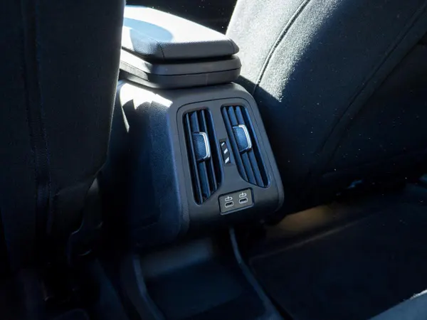 BMW iX1 - Photo 28