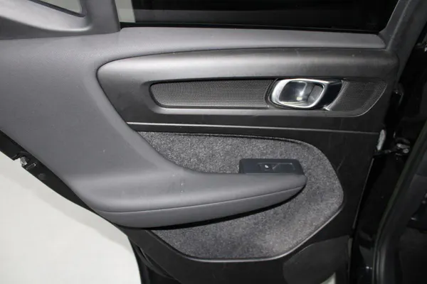 Volvo XC 40 - Photo 12