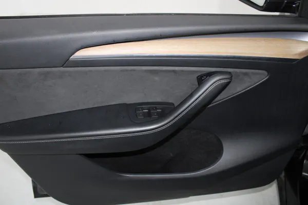 Tesla Model Y - Photo 9