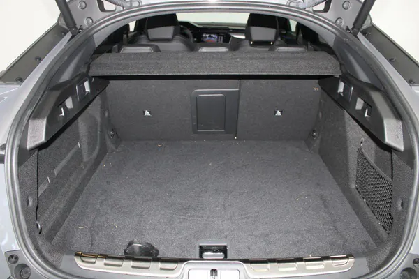 Peugeot E-408 - Photo 9
